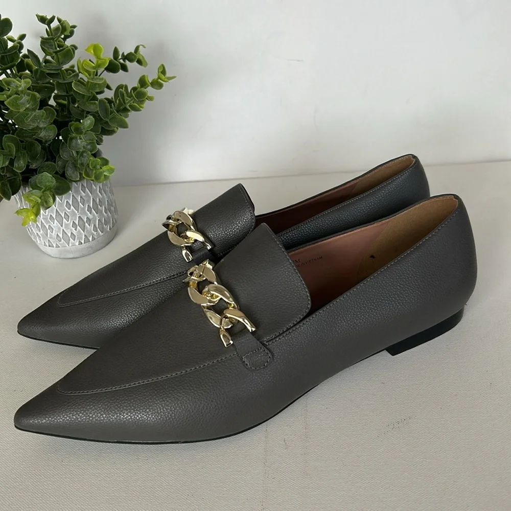 Women's Linea Paolo Mabel-L
Pointed Toe Loafer w/Goldtone Links Stone - Picture 4 of 16